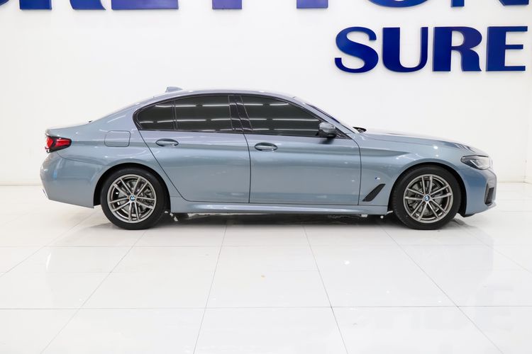 BMW Series 5 2020 520d Sedan เบนซิน ไม่ติดแก๊ส เกียร์อัตโนมัติ เทา รูปที่ 3