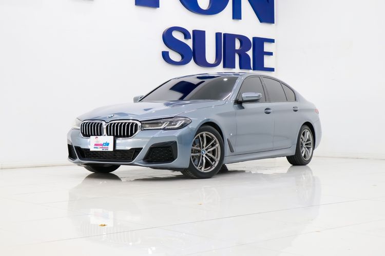 รถ BMW Series 5 520d สี เทา