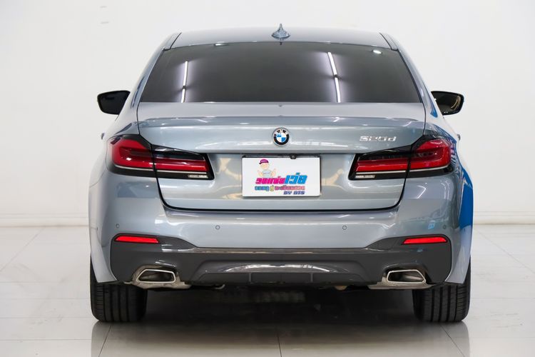 BMW Series 5 2020 520d Sedan เบนซิน ไม่ติดแก๊ส เกียร์อัตโนมัติ เทา รูปที่ 2