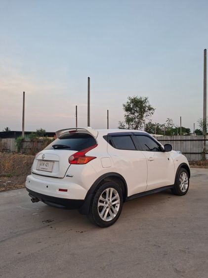 รถ Nissan Juke 1.6 V สี ขาว