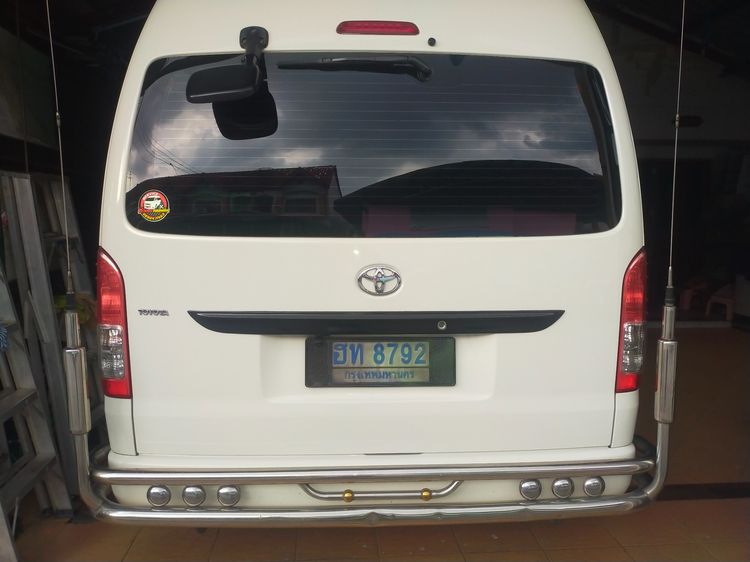 รถ Toyota Commuter 2.7 สี ขาว