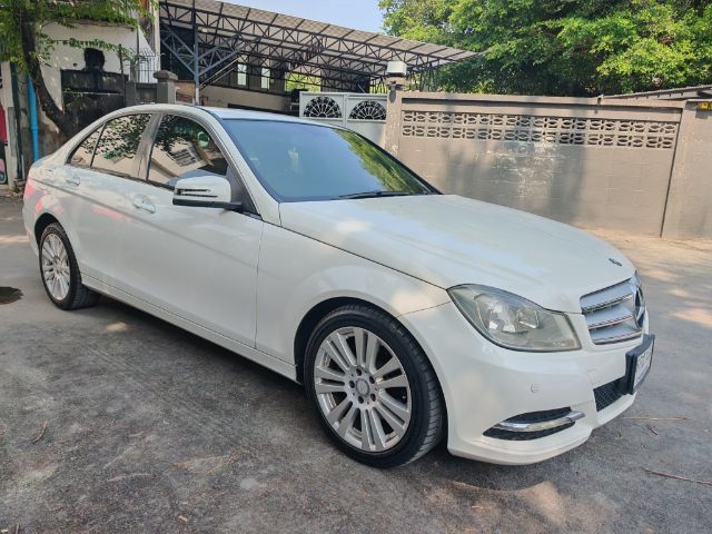 รถ Mercedes-Benz C-Class C200 CGI สี ขาว