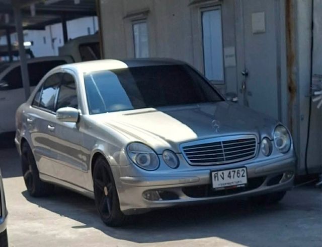 รถ Mercedes-Benz E-Class E220 CDI สี บรอนซ์เงิน