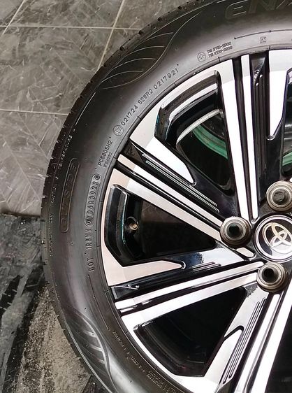 แม็กโตโยต้า ขอบ16 พร้อมยางดันลอป 195 60 16 ปี23 แม็กสีเดิมใส่ yaris vios รูปที่ 8