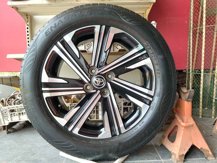 แม็กโตโยต้า ขอบ16 พร้อมยางดันลอป 195 60 16 ปี23 แม็กสีเดิมใส่ yaris vios รูปที่ 3