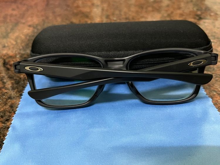 แว่นตา Oakley รูปที่ 4