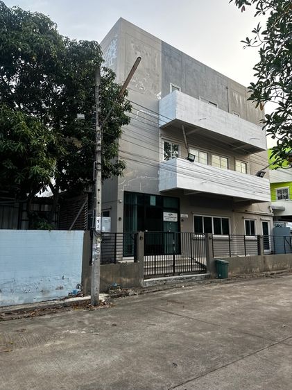 ขายอาคารสำนักงานพร้อมโกดัง