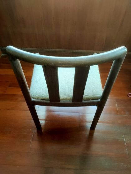 ชายเก้าอี้