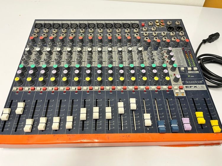 มิคเซอร์ Soundcraft EFX12 รูปที่ 2