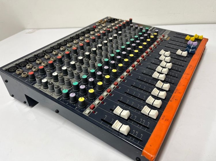 มิคเซอร์ Soundcraft EFX12