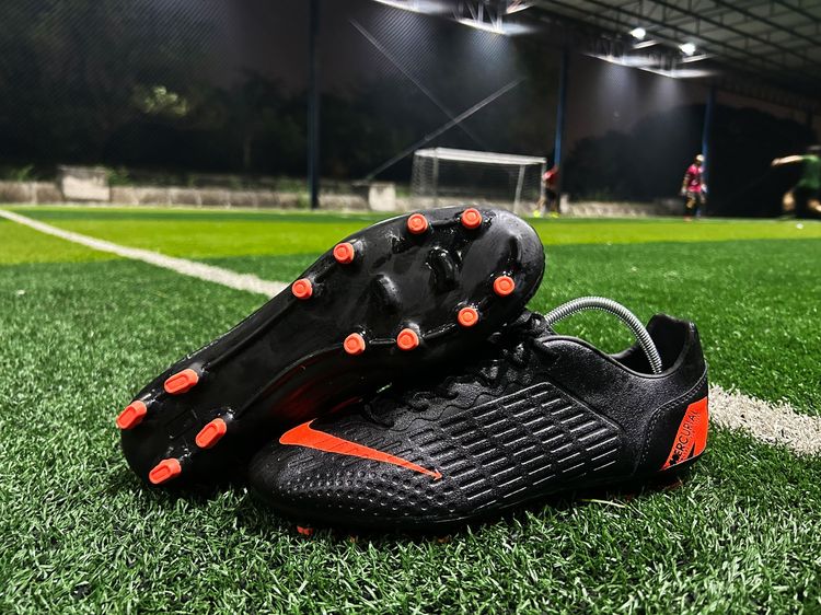 Nike รุ่น Mercurial