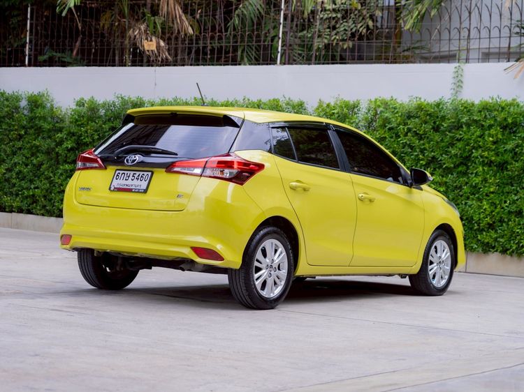 Toyota Yaris 2017 1.2 E Sedan เบนซิน ไม่ติดแก๊ส เกียร์อัตโนมัติ เหลือง รูปที่ 4