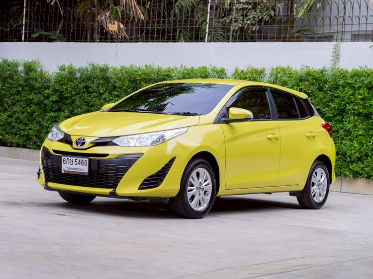 Toyota Yaris 2017 1.2 E Sedan เบนซิน ไม่ติดแก๊ส เกียร์อัตโนมัติ เหลือง รูปที่ 3