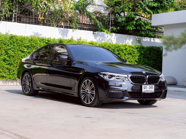 รถ BMW Series 5 530e สี ดำ