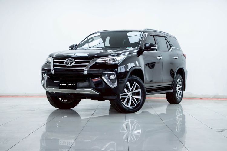 Toyota Fortuner 2017 2.4 V Utility-car ดีเซล ไม่ติดแก๊ส เกียร์อัตโนมัติ ดำ
