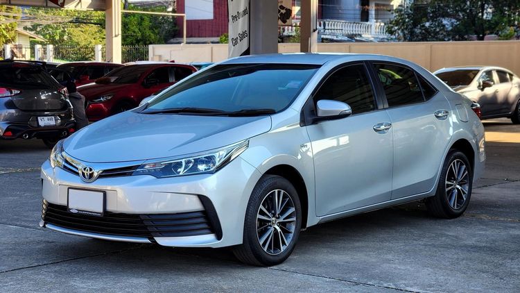 รถ Toyota Corolla Altis 1.8 Sport สี บรอนซ์เงิน