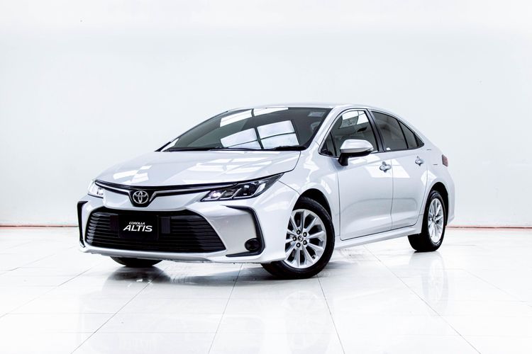 รถ Toyota Altis 1.6 G สี เทา