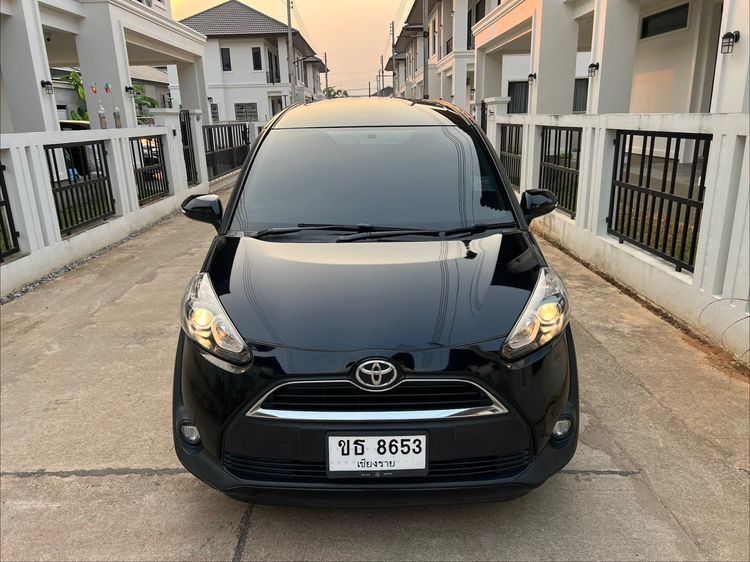 รถ Toyota Sienta 1.5 G สี ดำ