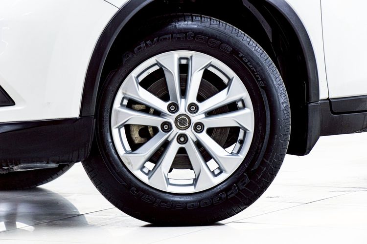 Nissan X-Trail 2015 2.0 V 4WD Utility-car เบนซิน ไม่ติดแก๊ส เกียร์อัตโนมัติ ขาว รูปที่ 4