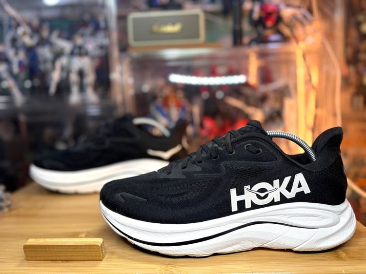 Hoka One One Clifton 10
