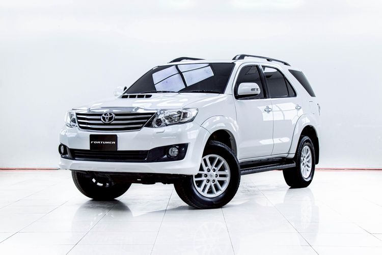 Toyota Fortuner 2014 3.0 V 4WD Utility-car ดีเซล ไม่ติดแก๊ส เกียร์อัตโนมัติ ขาว