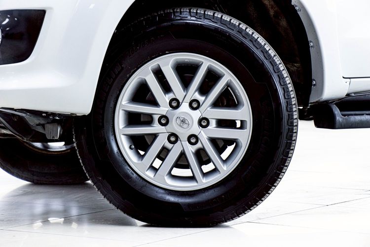 Toyota Fortuner 2014 3.0 V 4WD Utility-car ดีเซล ไม่ติดแก๊ส เกียร์อัตโนมัติ ขาว รูปที่ 4