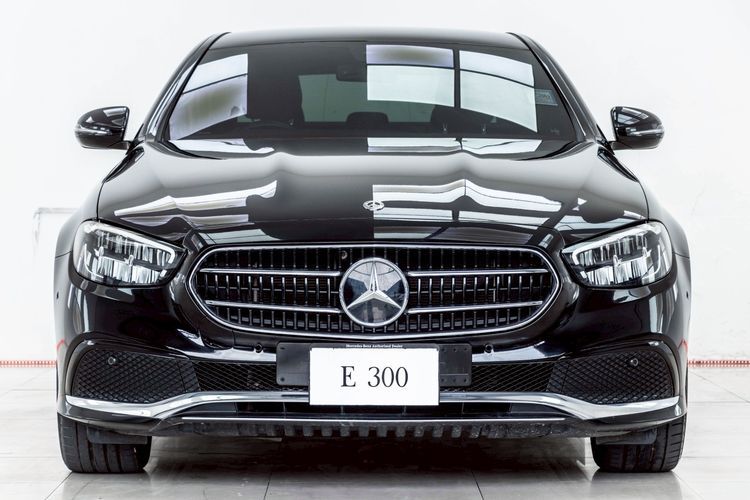 Mercedes-Benz E-Class 2022 E300 Sedan เบนซิน ไม่ติดแก๊ส เกียร์อัตโนมัติ ดำ รูปที่ 4