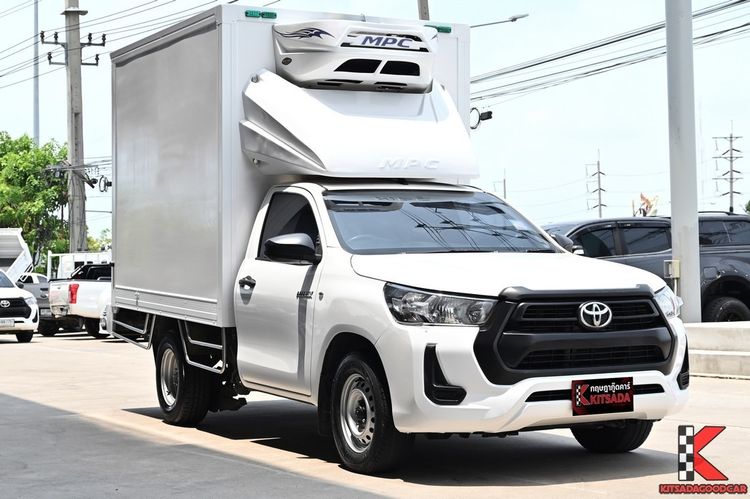 รถ Toyota Hilux Revo 2.4 Entry สี ขาว