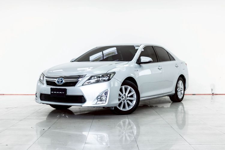 รถ Toyota Camry 2.5 HV สี เทา