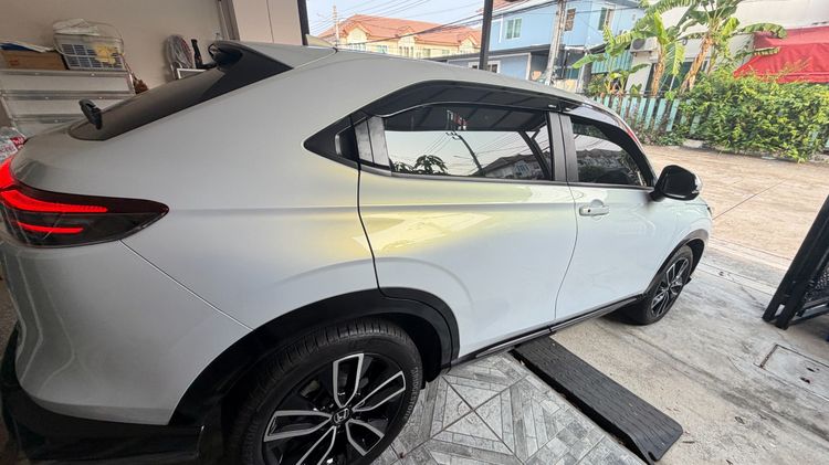 Honda HR-V 2024 1.5 e:HEV RS Utility-car เบนซิน ไม่ติดแก๊ส เกียร์อัตโนมัติ ขาว รูปที่ 4