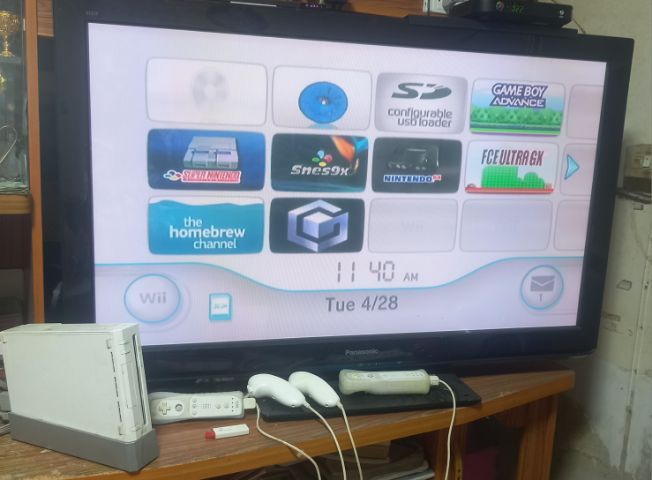 เครื่องเกมส์นินเทนโด เชื่อมต่อไร้สายได้  NINTENDO Wii แปลงเล่นกับแฟลชไดรฟ์แล้ว