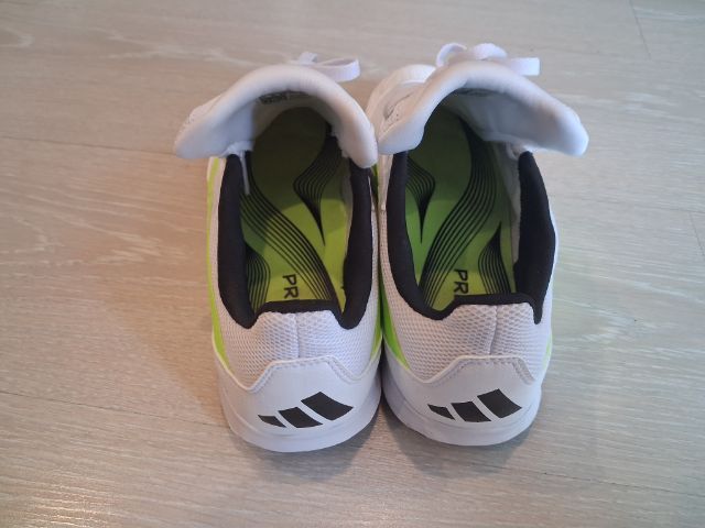 รองเท้าฟุตซอล adidas predator club มือสอง สภาพดี  รูปที่ 4