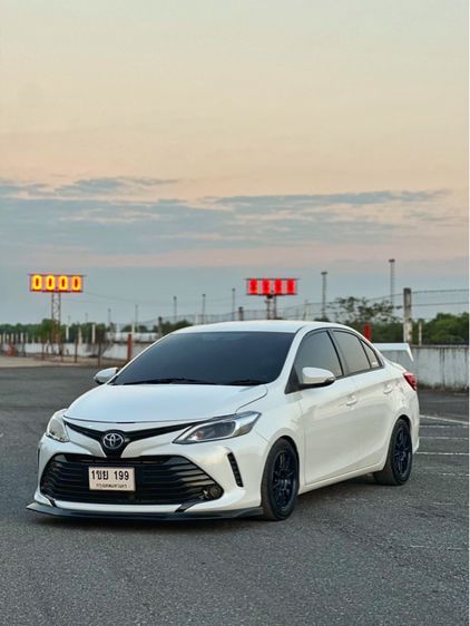 รถ Toyota Vios 1.5 E สี ขาว