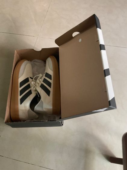 รองเท้า Adidas  รูปที่ 4
