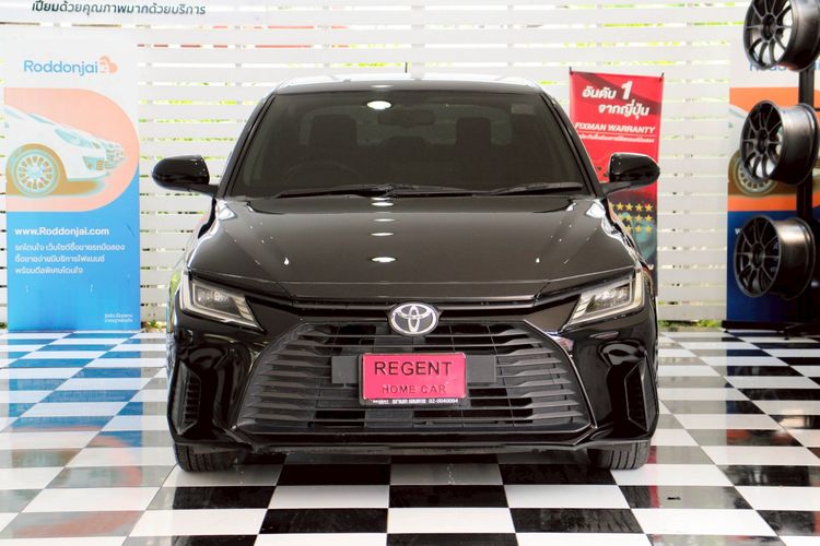 Toyota Yaris ATIV 2023 1.2 Sport Sedan เบนซิน ไม่ติดแก๊ส เกียร์อัตโนมัติ ดำ รูปที่ 2
