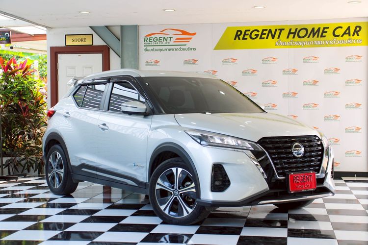 รถ Nissan Kicks 1.2 VL สี เงิน