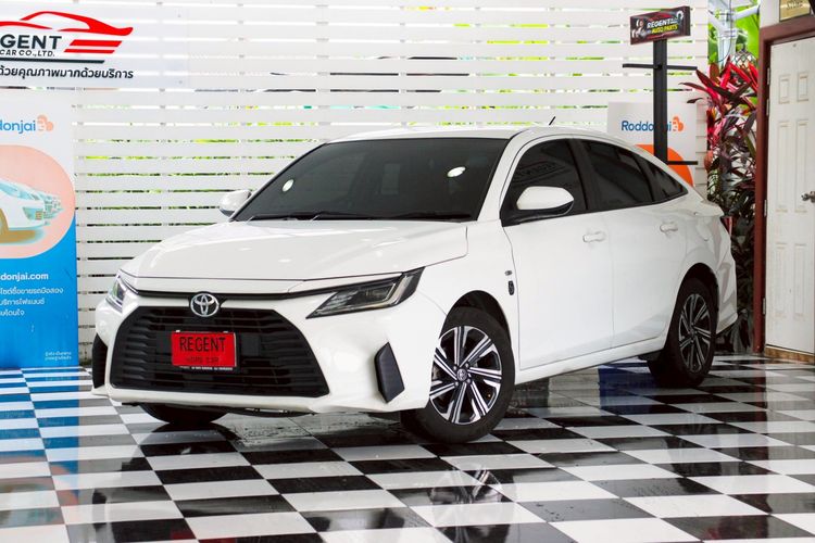 Toyota Yaris ATIV 2022 1.2 Sport Sedan เบนซิน ไม่ติดแก๊ส เกียร์อัตโนมัติ ขาว รูปที่ 3