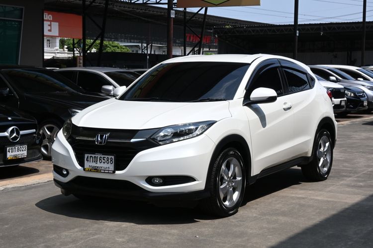 Honda HR-V 2015 1.8 E Utility-car เบนซิน ไม่ติดแก๊ส เกียร์อัตโนมัติ ขาว
