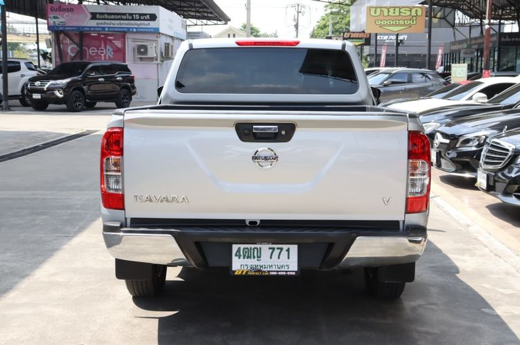 Nissan NP300-NAVARA 2017 2.5 V Pickup ดีเซล ไม่ติดแก๊ส เกียร์ธรรมดา เทา รูปที่ 4