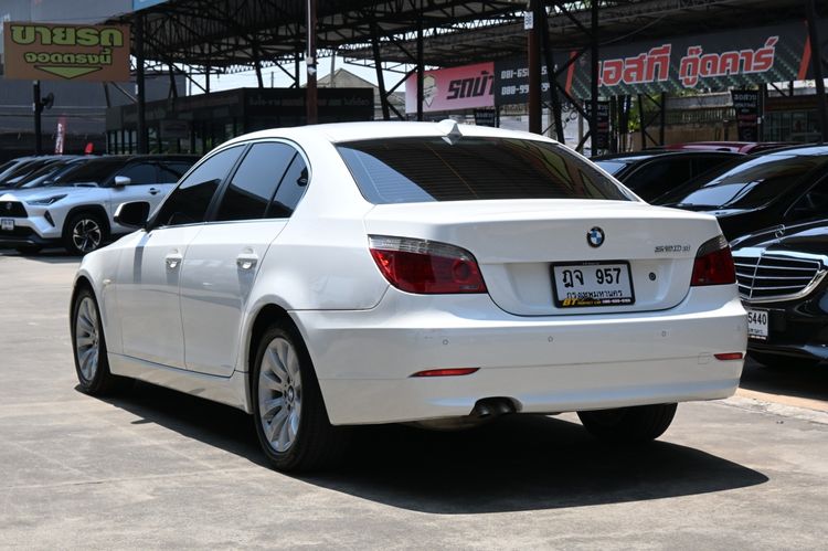 BMW Series 5 2010 520d Sedan ดีเซล ไม่ติดแก๊ส เกียร์อัตโนมัติ ขาว รูปที่ 3