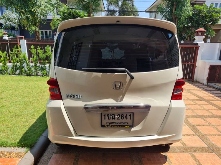Honda Freed 2011 1.5 E Sport Utility-car เบนซิน ไม่ติดแก๊ส เกียร์อัตโนมัติ ขาว รูปที่ 2