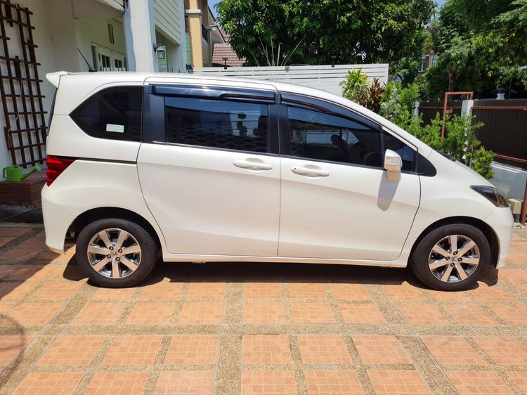 Honda Freed 2011 1.5 E Sport Utility-car เบนซิน ไม่ติดแก๊ส เกียร์อัตโนมัติ ขาว รูปที่ 4