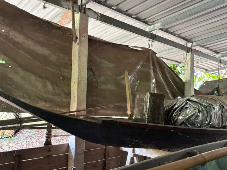 เรือขุด ไม้ตะเคียนทั้งลำ