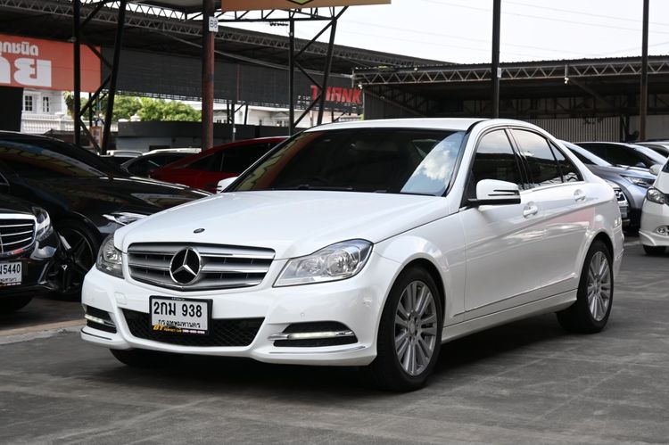Mercedes-Benz C-Class 2013 C220 CDI Sedan ดีเซล ไม่ติดแก๊ส เกียร์อัตโนมัติ ขาว