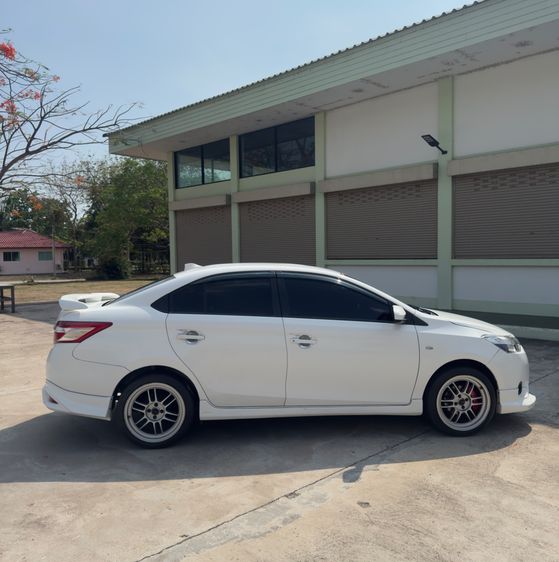 Toyota Vios 2013 1.5 E Sedan เบนซิน ไม่ติดแก๊ส เกียร์อัตโนมัติ ขาว รูปที่ 3