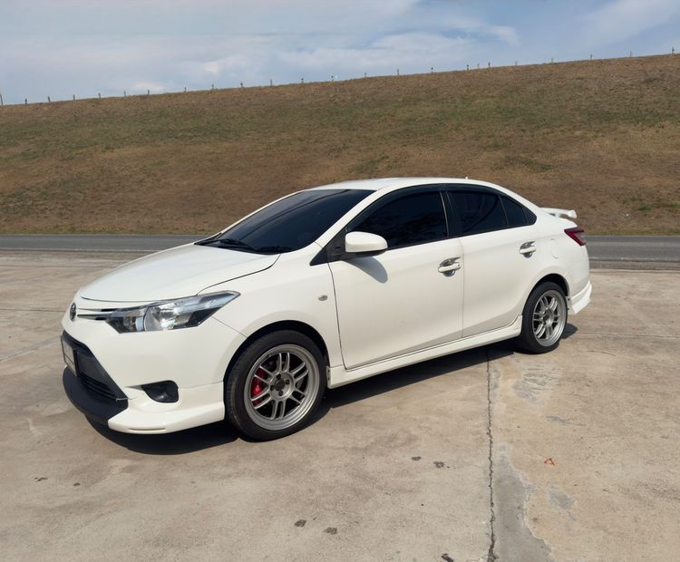 Toyota Vios 2013 1.5 E Sedan เบนซิน ไม่ติดแก๊ส เกียร์อัตโนมัติ ขาว