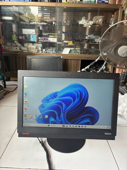 วินโดว์ 8 กิกะไบต์ อื่นๆ ใช่ คอมพิวเตอร์ AIO Lenovo ThinkCentre M800z จอ 21.5 นี้ว  I3 7100 แรม 8G SSD 240G