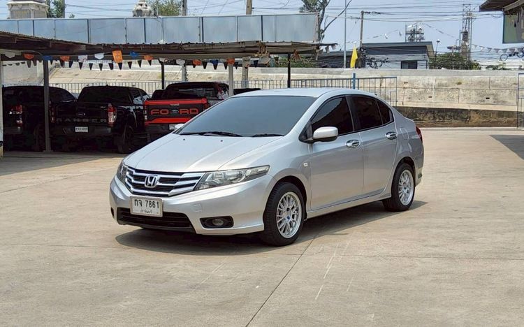 รถ Honda City 1.5 V สี บรอนซ์เงิน