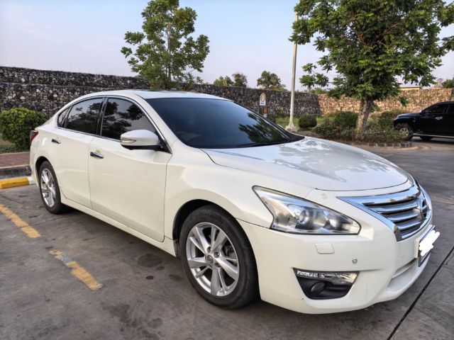 รถ Nissan Teana 2.5 250 XV Sports Series Navi สี ขาว