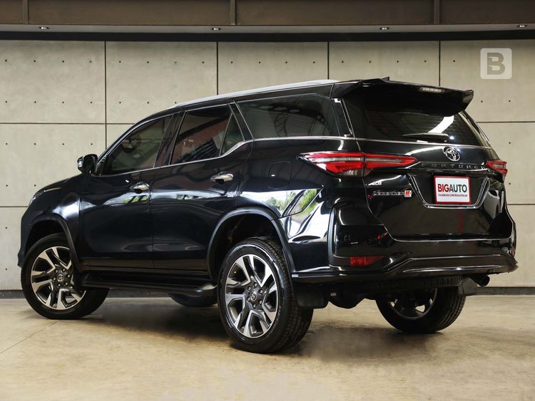 Toyota Fortuner 2023 2.8 Legender Utility-car ดีเซล ไม่ติดแก๊ส เกียร์อัตโนมัติ ดำ รูปที่ 4